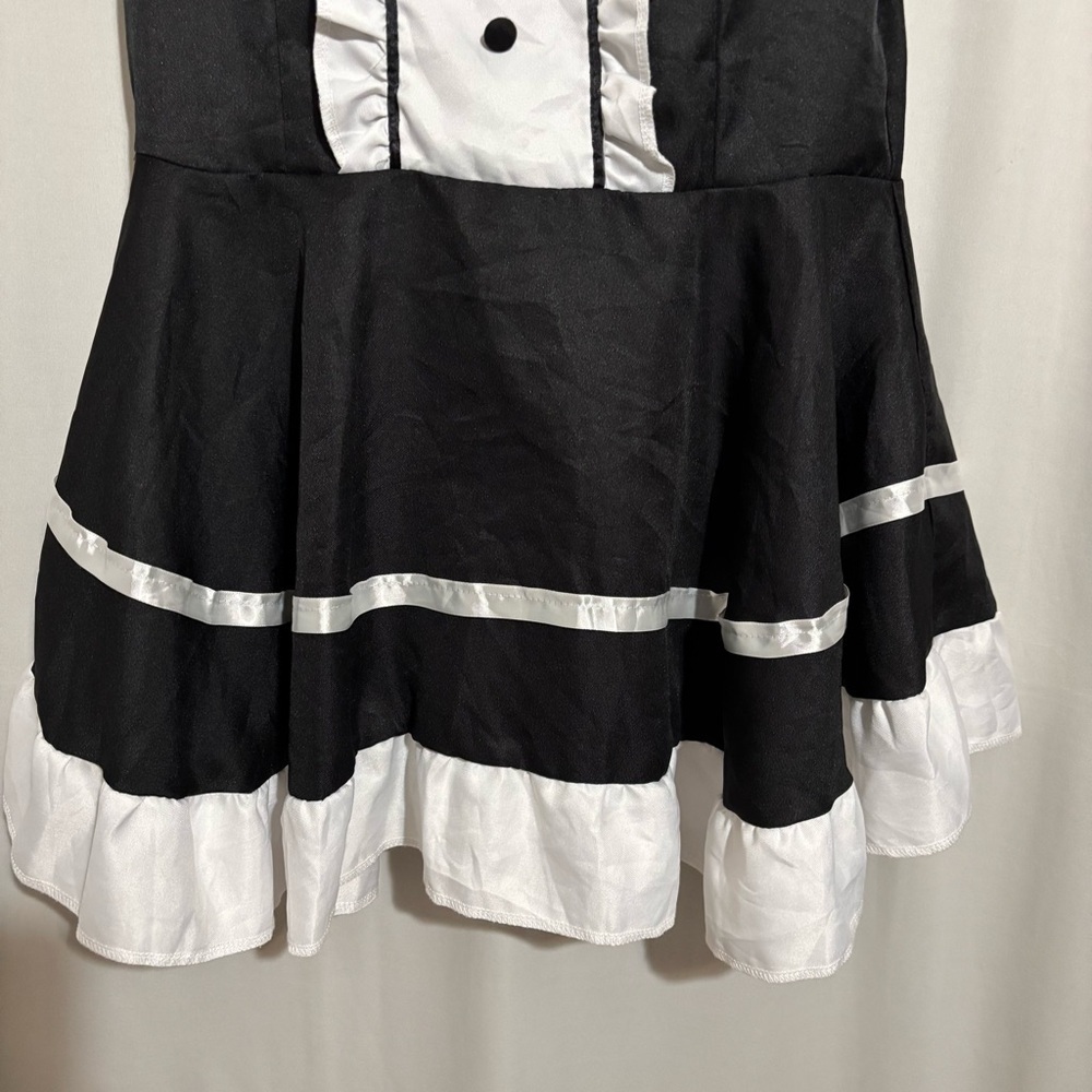 Black & White Girls Maid Dress Halloween Costume Size XL - Picture 3 of 10